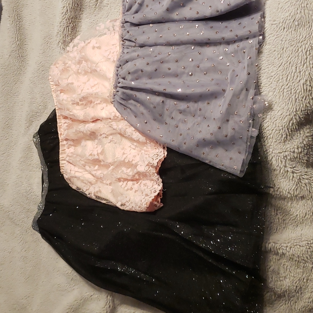 Lot of 3 girls size 6/7 skirts